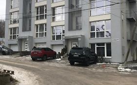 апартаменти біля озера з терасами і власною парковкою Чумацька 39